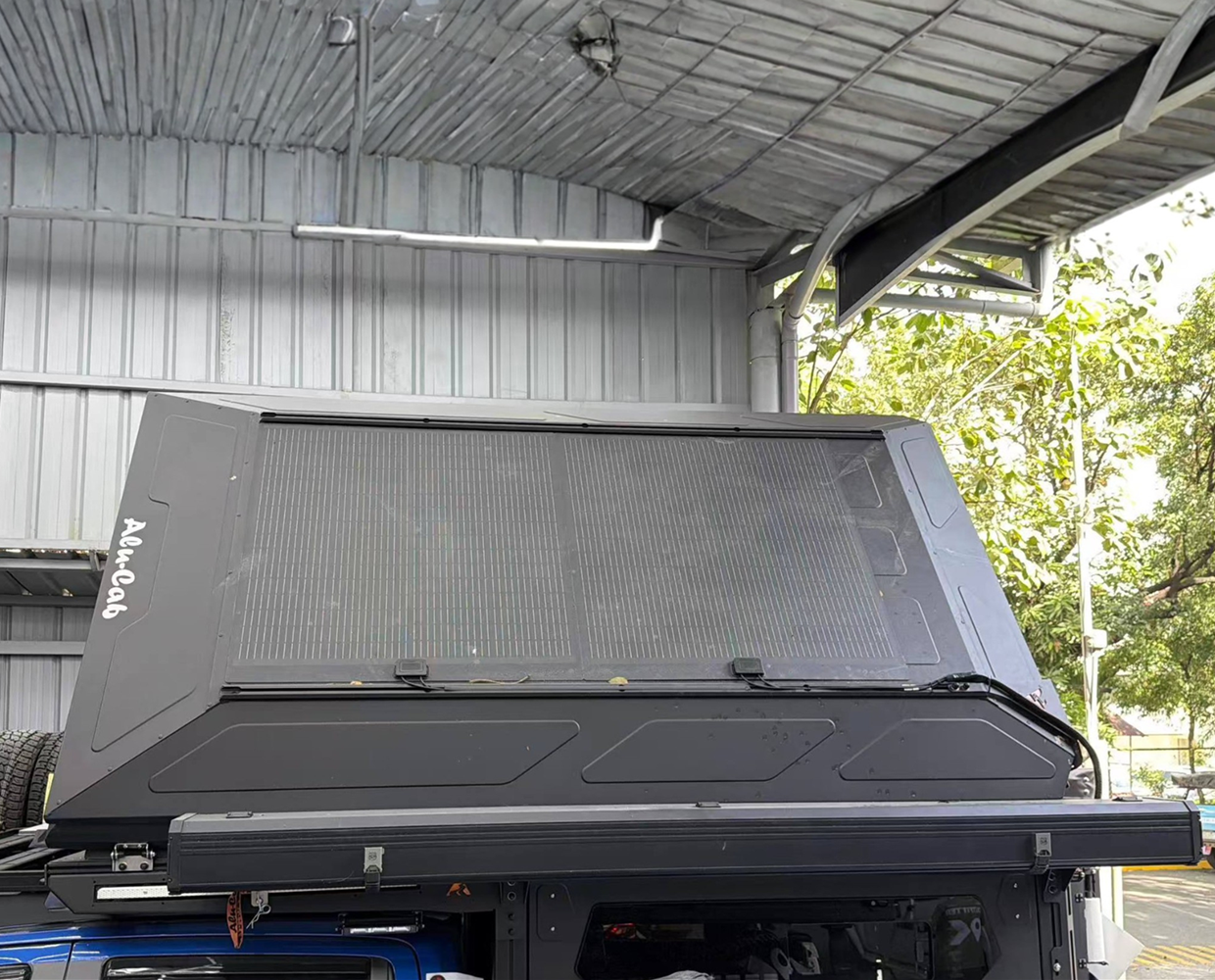 Alu-Cab RT-4S Dachzelt Fora Solar 300W(2x150W) Flexibles Solarpanel