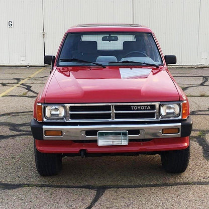 Toyota 4Runner 1st Gen(1983–1989) Lensun 65W Hood Solar Panel