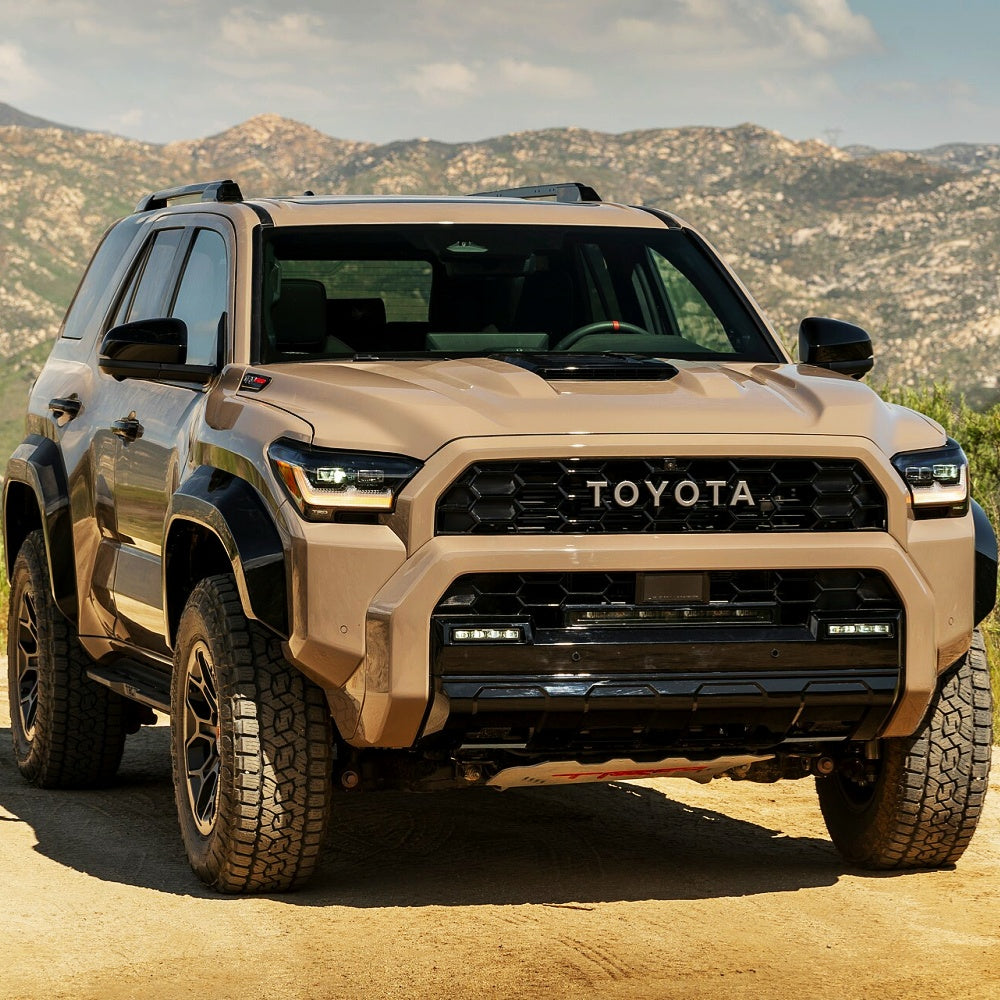 Toyota 4Runner 6th Gen(2025-Present) with Scoop Lensun 35W Hood Solar Panel