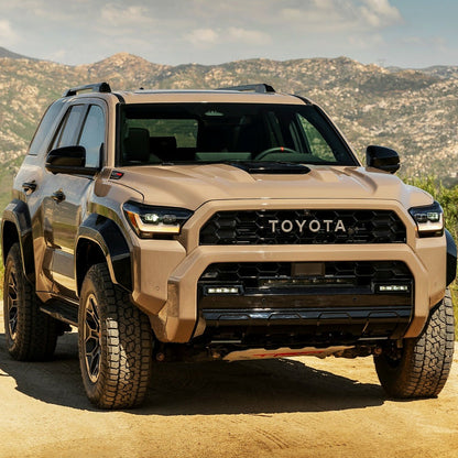 Toyota 4Runner 6th Gen(2025-Present) with Scoop Lensun 35W Hood Solar Panel